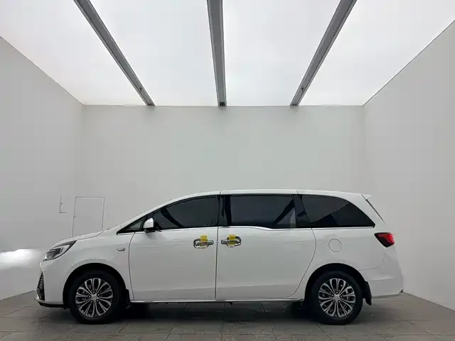 Buick GL8 2023 из CN, фото 10