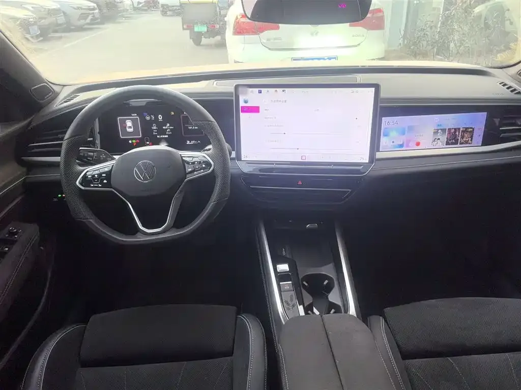 Volkswagen Passat 2024 из CN, фото 10