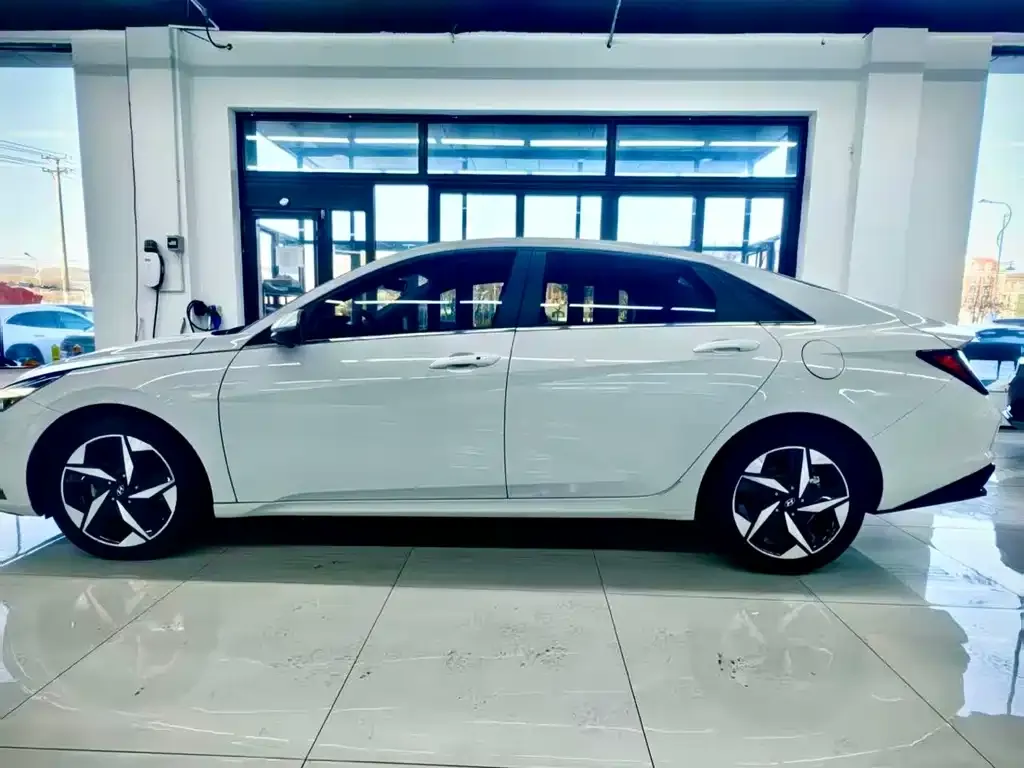 Hyundai Elantra 2021 из CN, фото 4