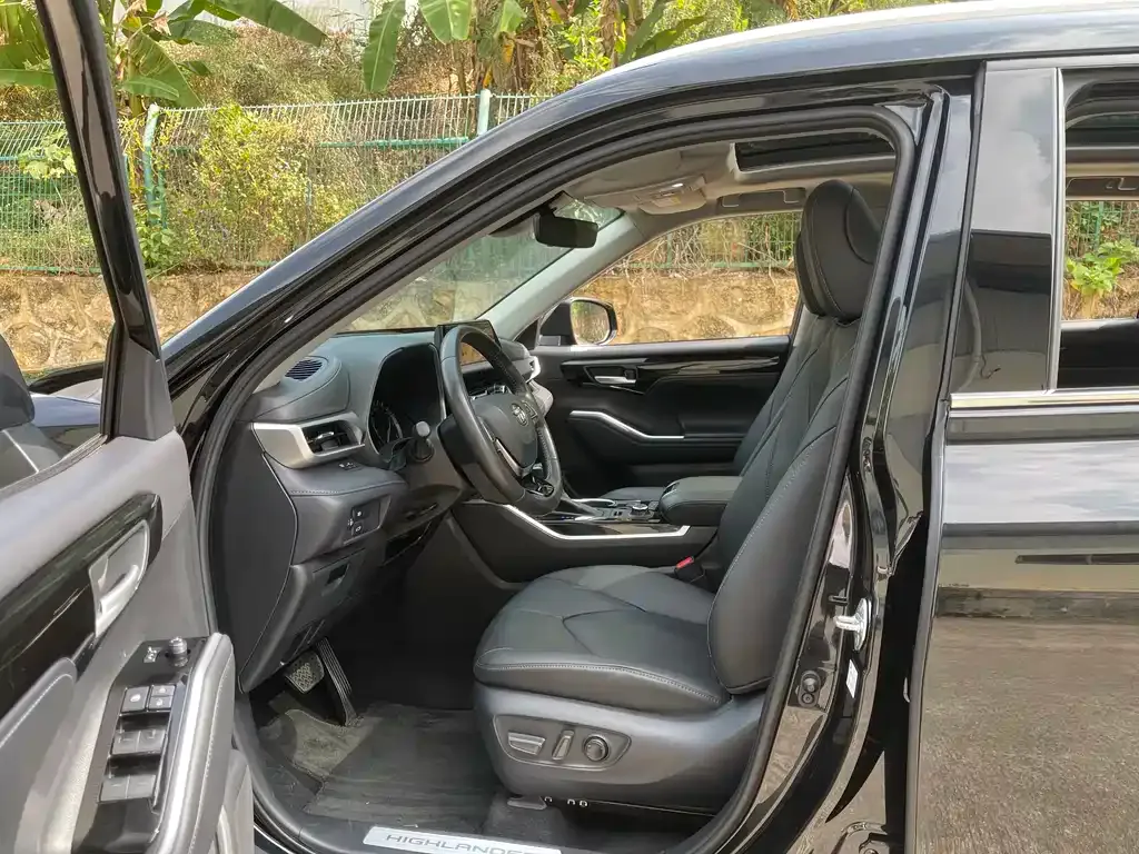 Toyota Highlander 2023 из CN, фото 6