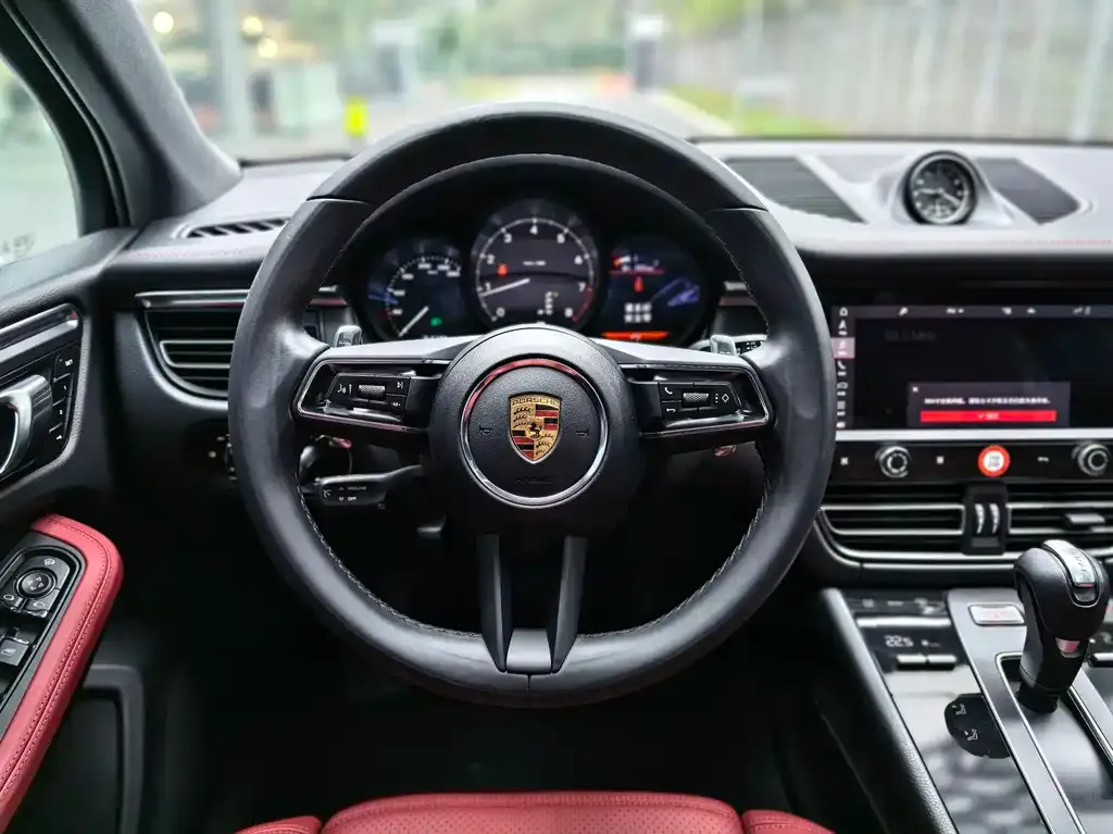 Porsche Macan — фото 9
