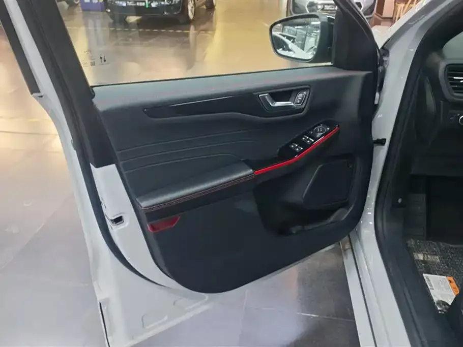 Ford Escape 2023 из CN, фото 7