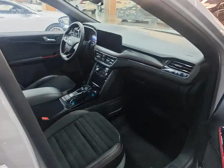 Ford Escape 2023 из CN, фото 4