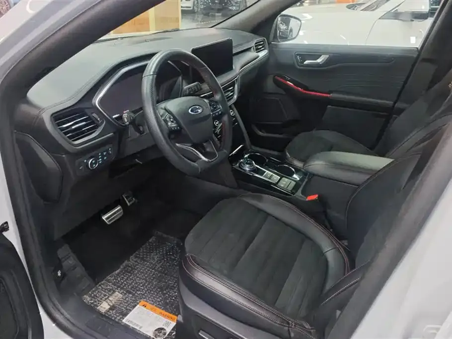 Ford Escape 2023 из CN, фото 2