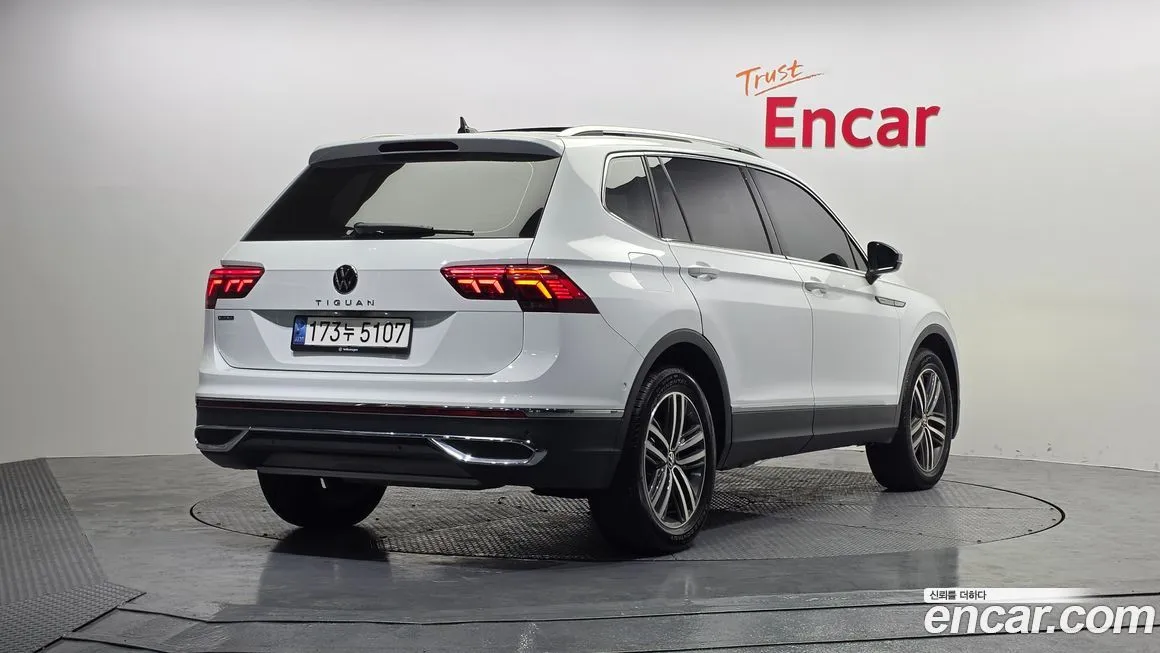 Volkswagen Tiguan — фото 2