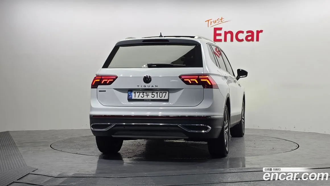 Volkswagen Tiguan — фото 4