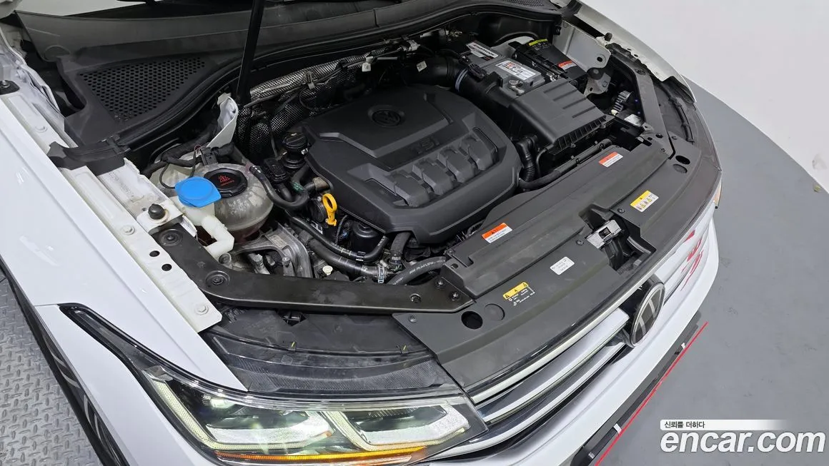 Volkswagen Tiguan — фото 7