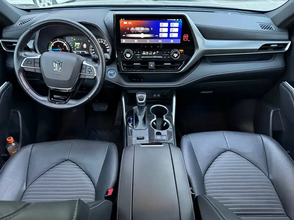 Toyota Crown Kluger 2022 из CN, фото 8