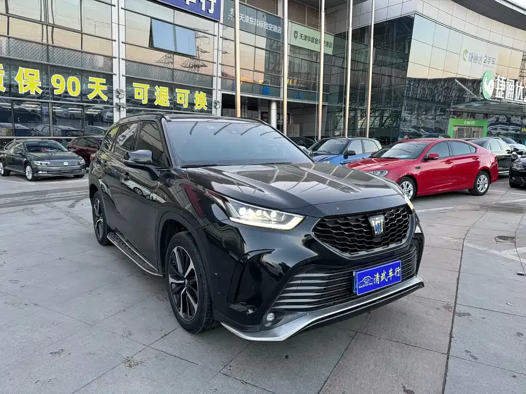 Toyota Crown Kluger 2022 из CN, фото 10