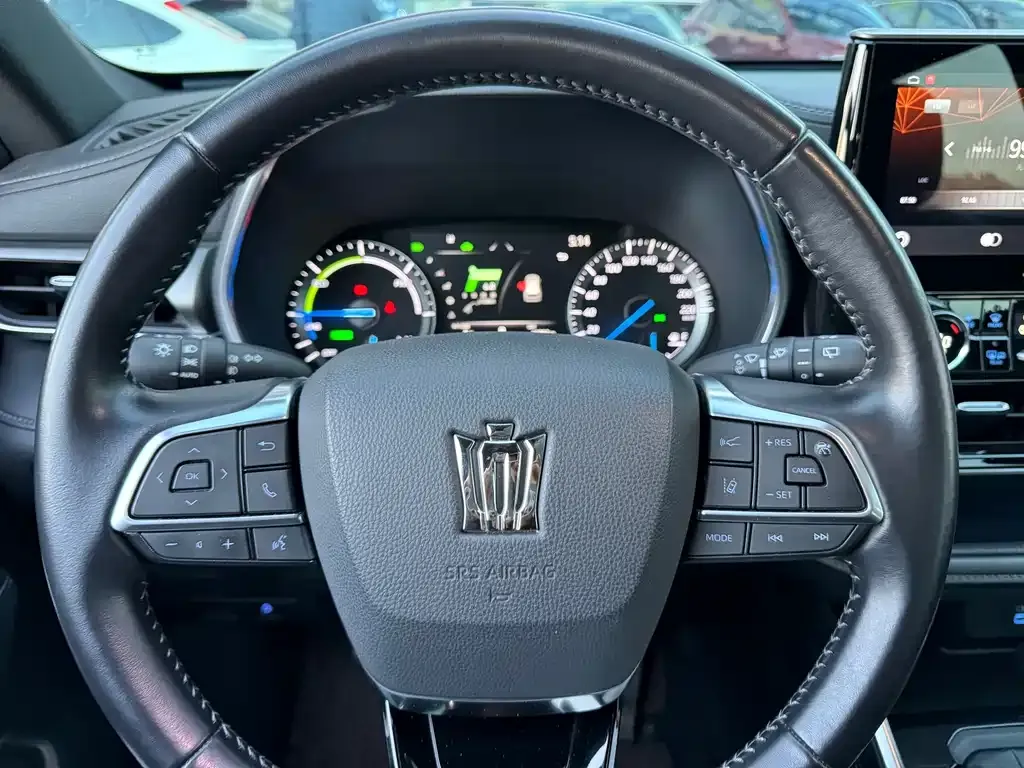 Toyota Crown Kluger 2022 из CN, фото 5