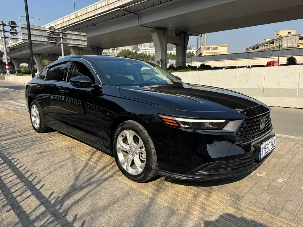 Honda Accord — фото 10