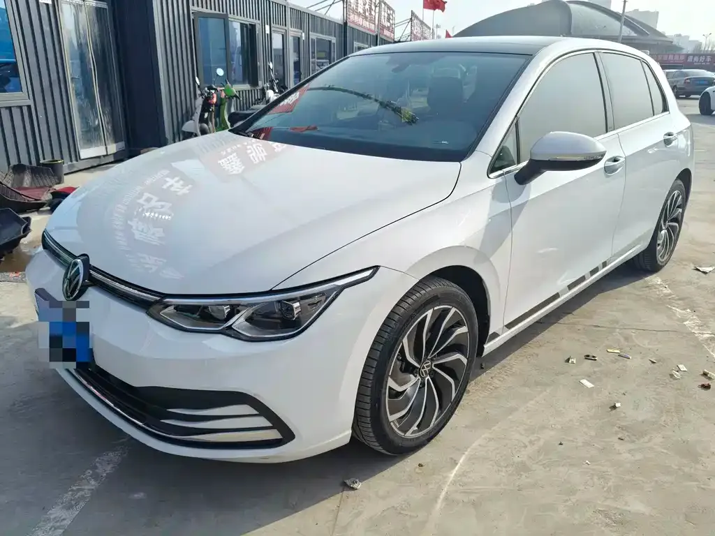 Volkswagen Golf 2023 из CN, фото 1