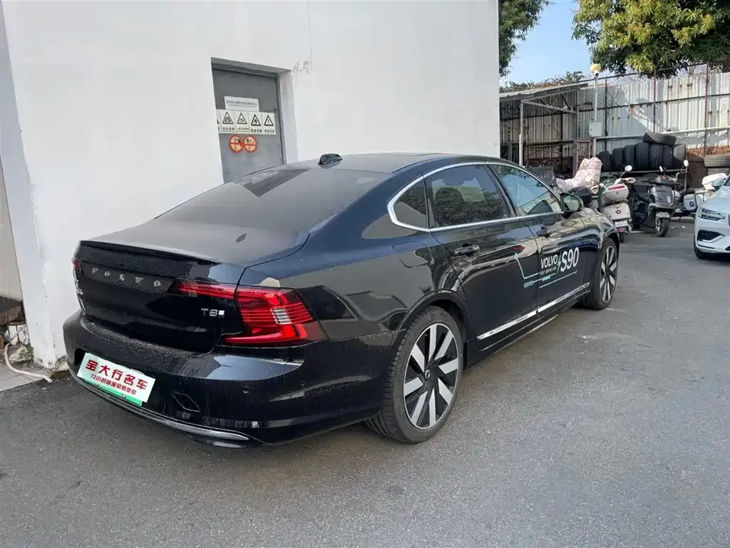 Volvo S90 PHEV 2024 из CN, фото 4