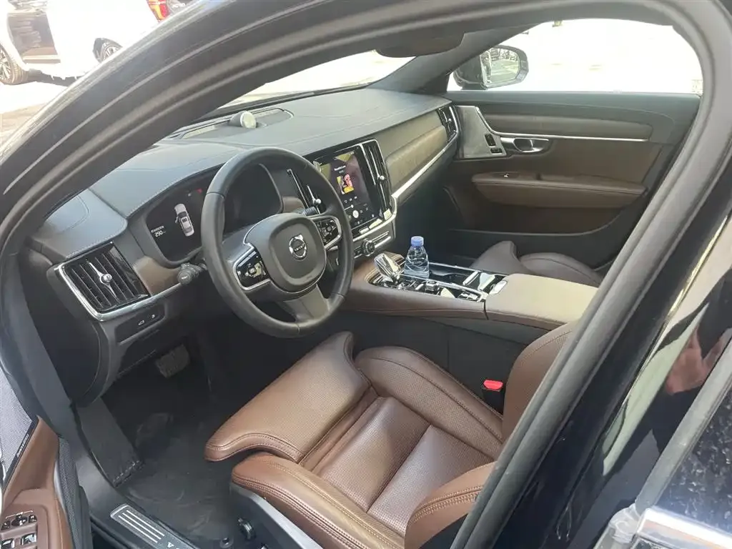 Volvo S90 PHEV 2024 из CN, фото 6