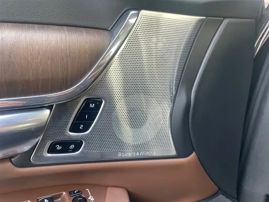 Volvo S90 PHEV 2024 из CN, фото 3