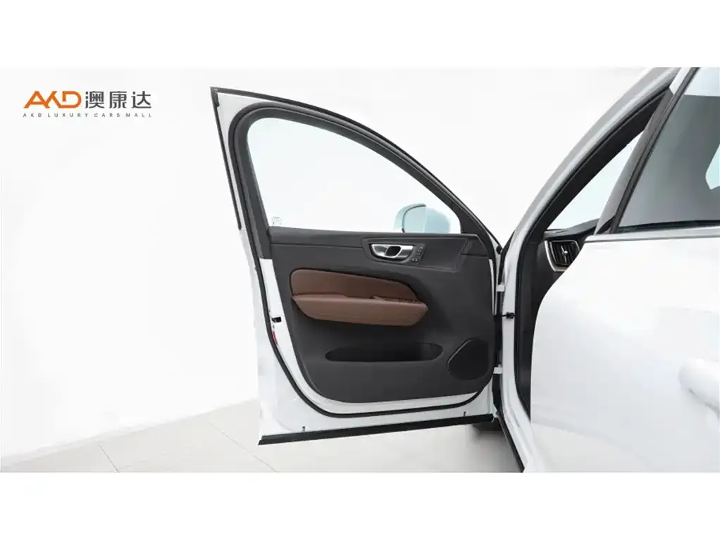 Volvo XC60 2024 из CN, фото 8