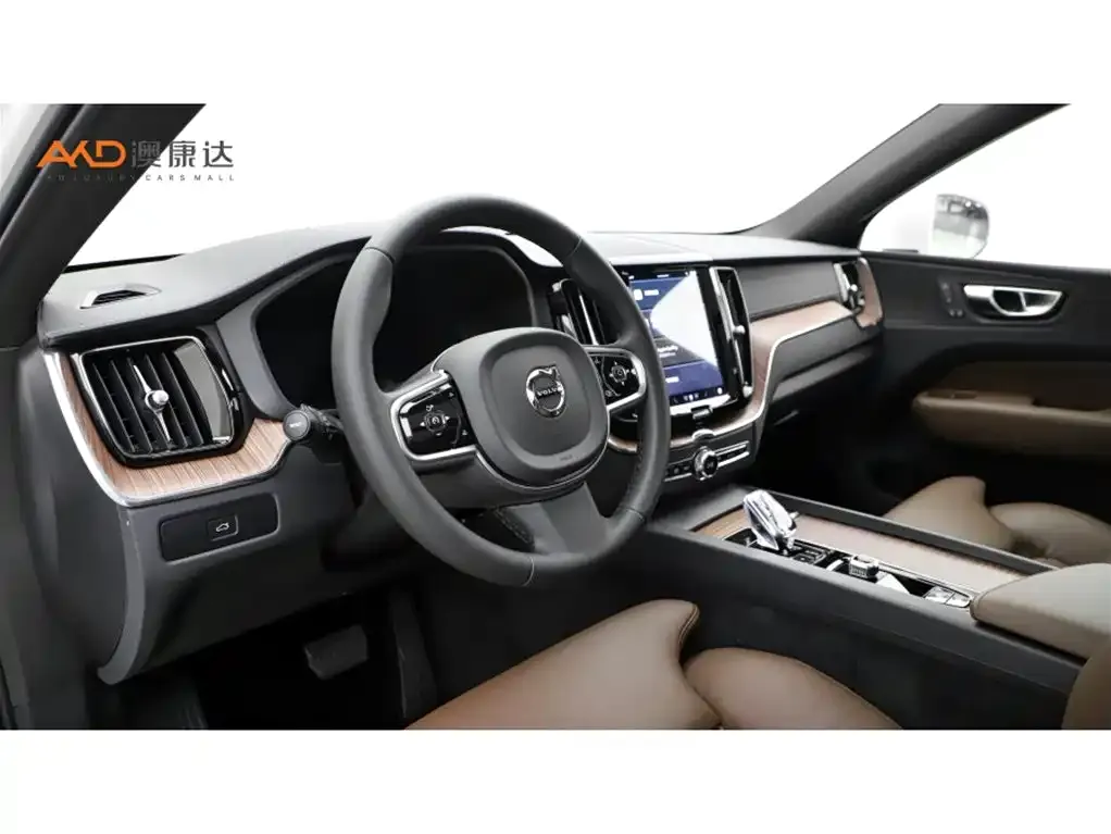 Volvo XC60 2024 из CN, фото 2