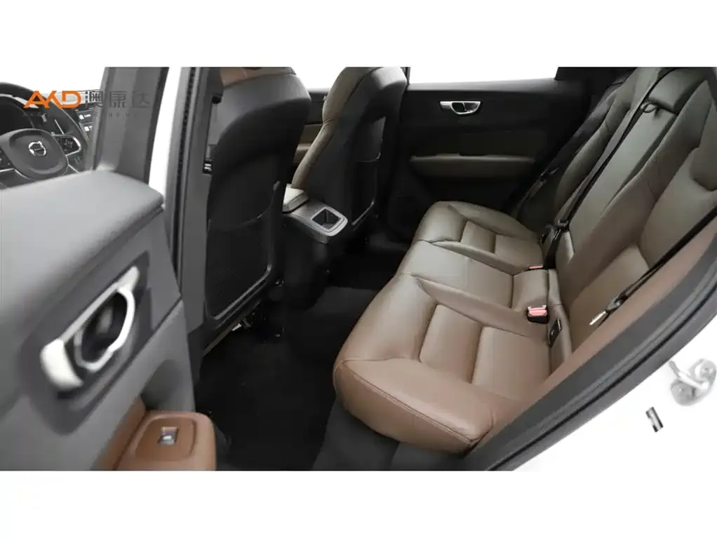 Volvo XC60 2024 из CN, фото 6