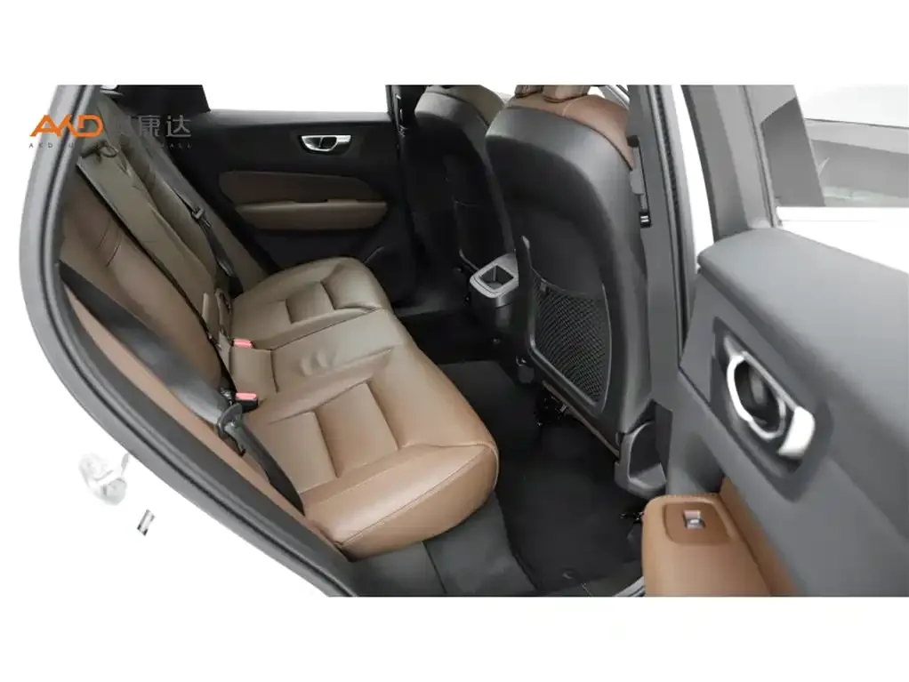 Volvo XC60 2024 из CN, фото 4