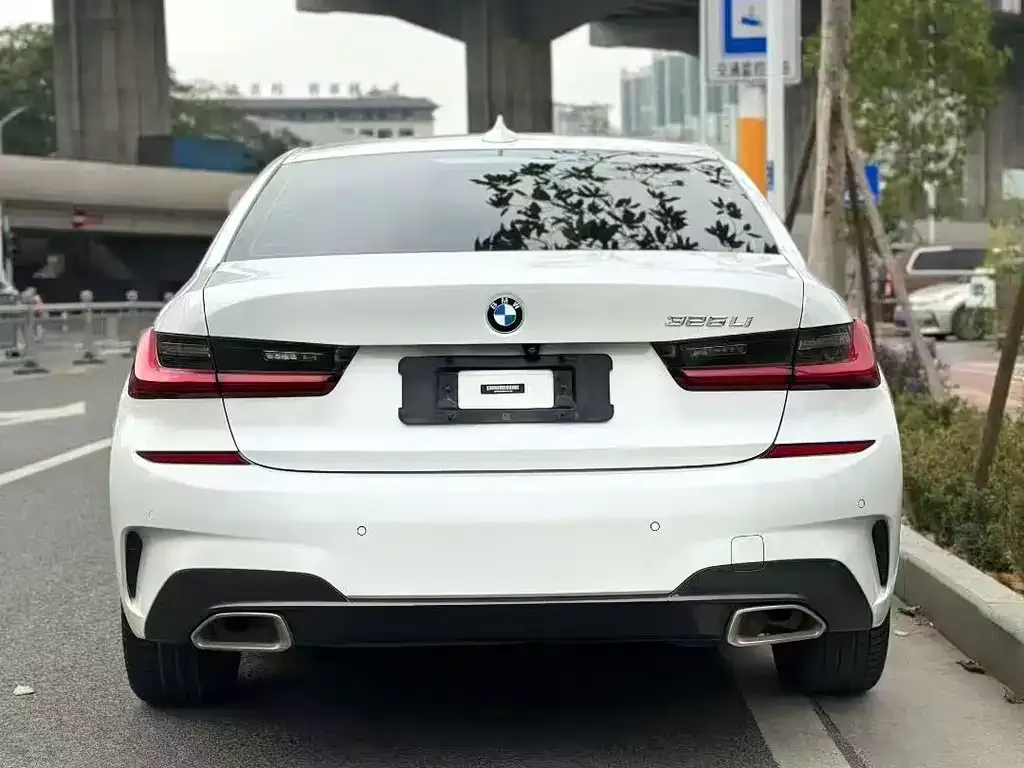 BMW 3 Series 2022 из CN, фото 2