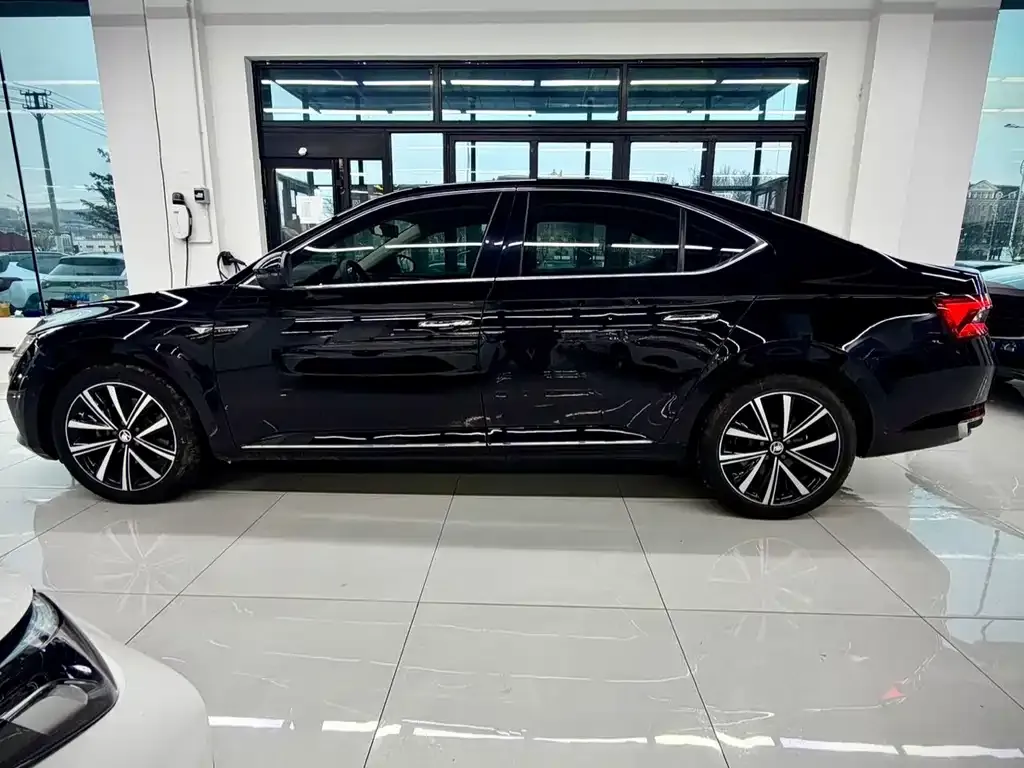 Skoda Superb 2023 из CN, фото 4