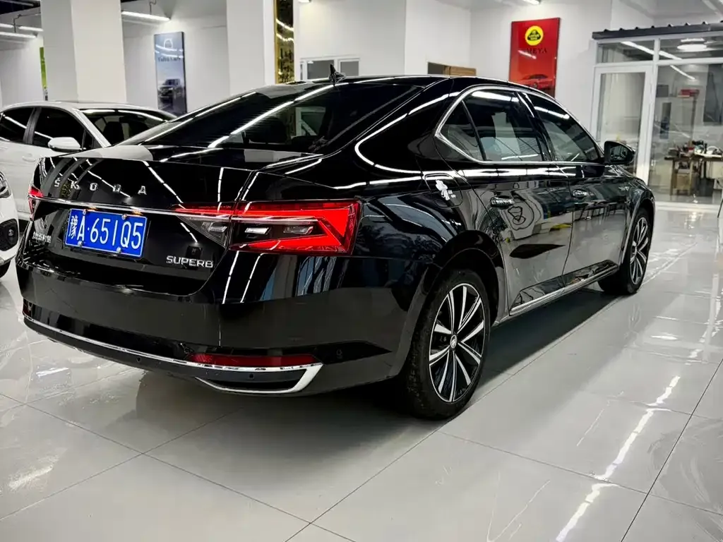 Skoda Superb 2023 из CN, фото 2