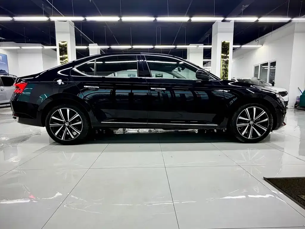 Skoda Superb 2023 из CN, фото 10