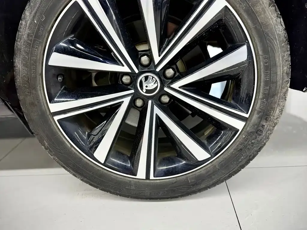 Skoda Superb 2023 из CN, фото 9