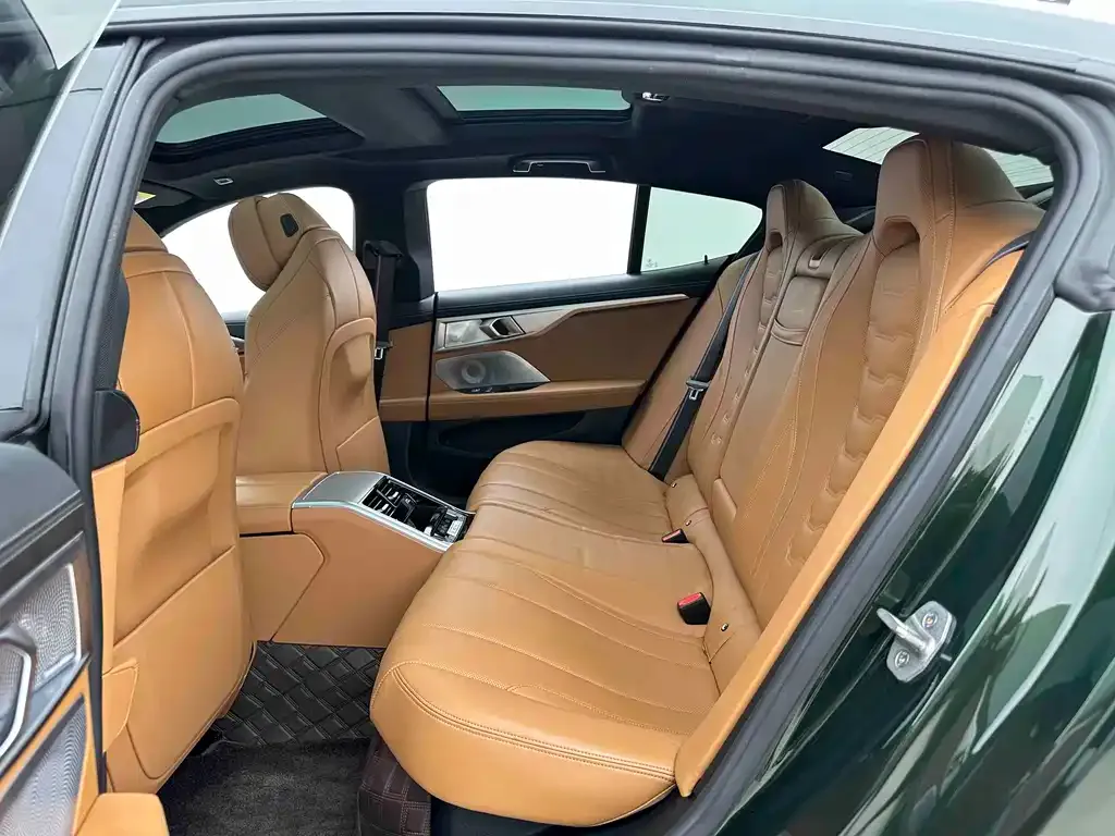 BMW 8 Series 2024 из CN, фото 9