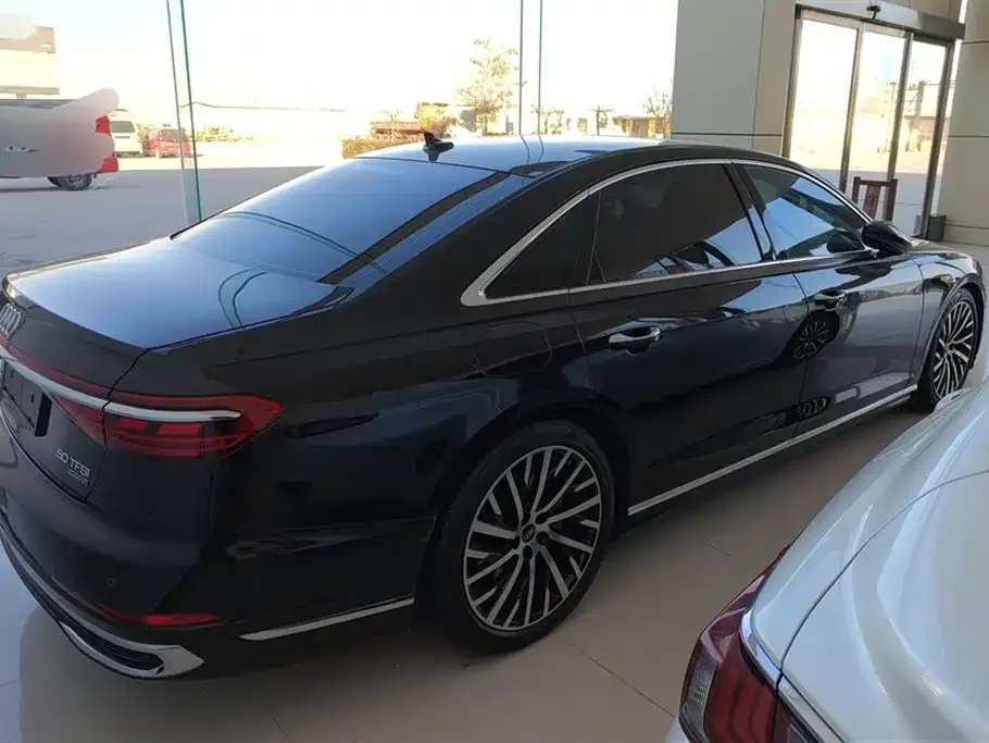Audi A8 2024 из CN, фото 8