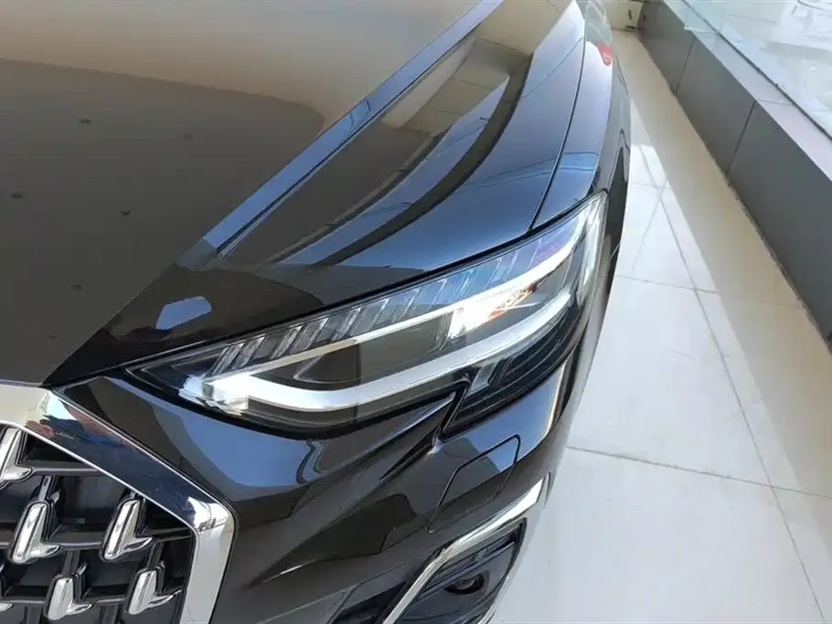 Audi A8 2024 из CN, фото 4