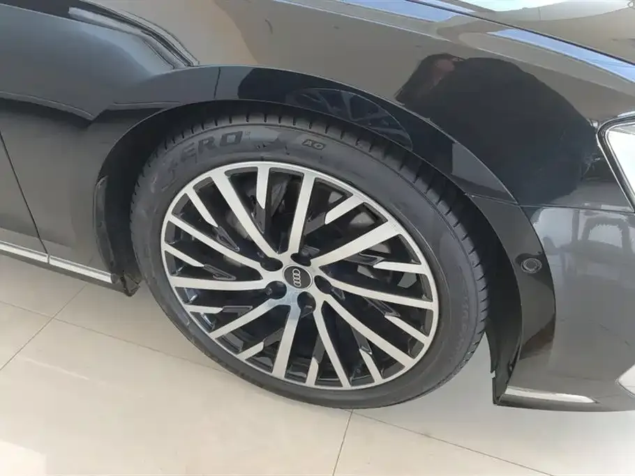 Audi A8 2024 из CN, фото 3