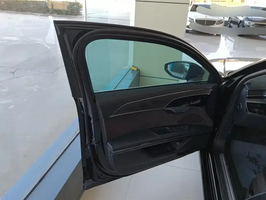 Audi A8 2024 из CN, фото 5