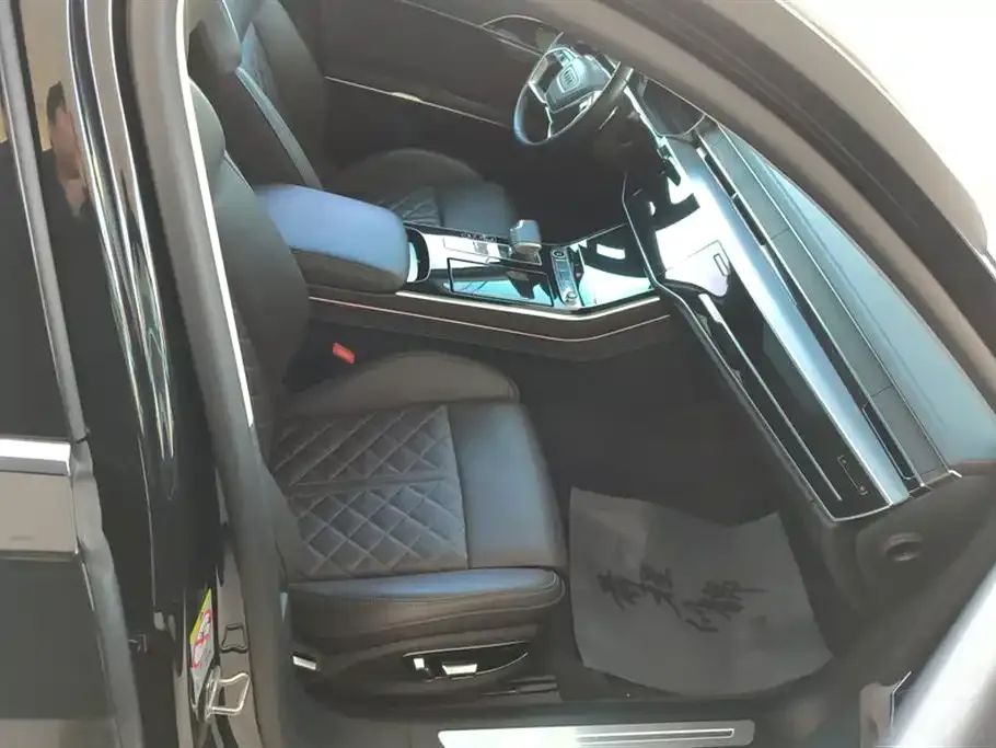 Audi A8 2024 из CN, фото 2