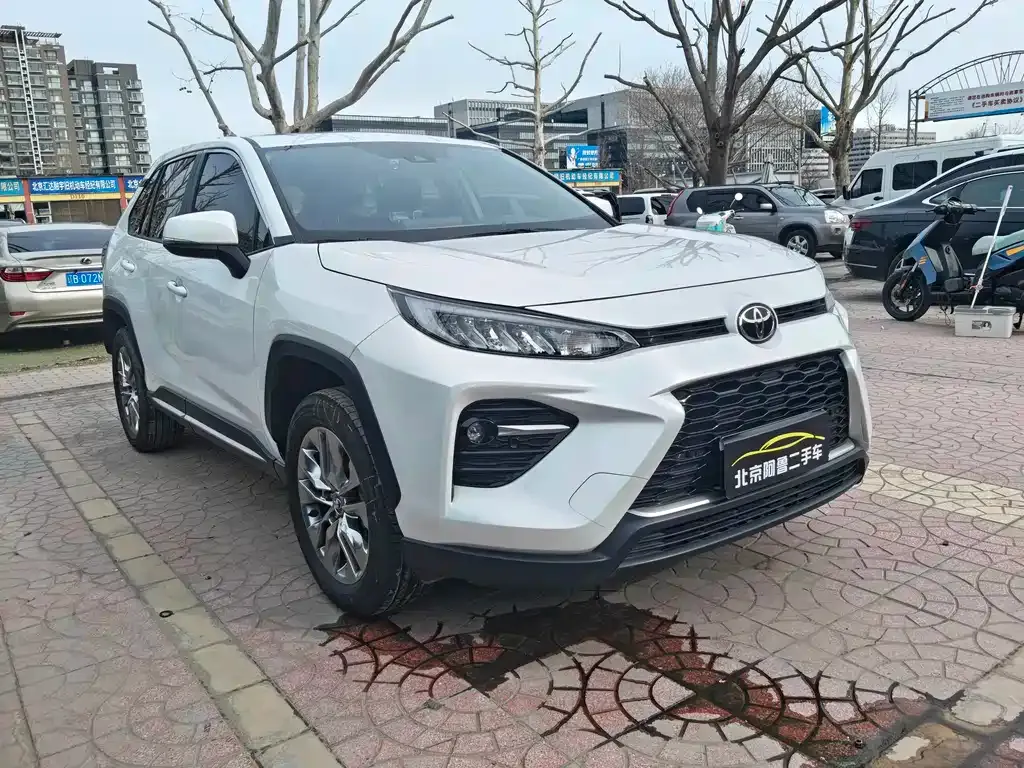Toyota Wildlander — фото 10