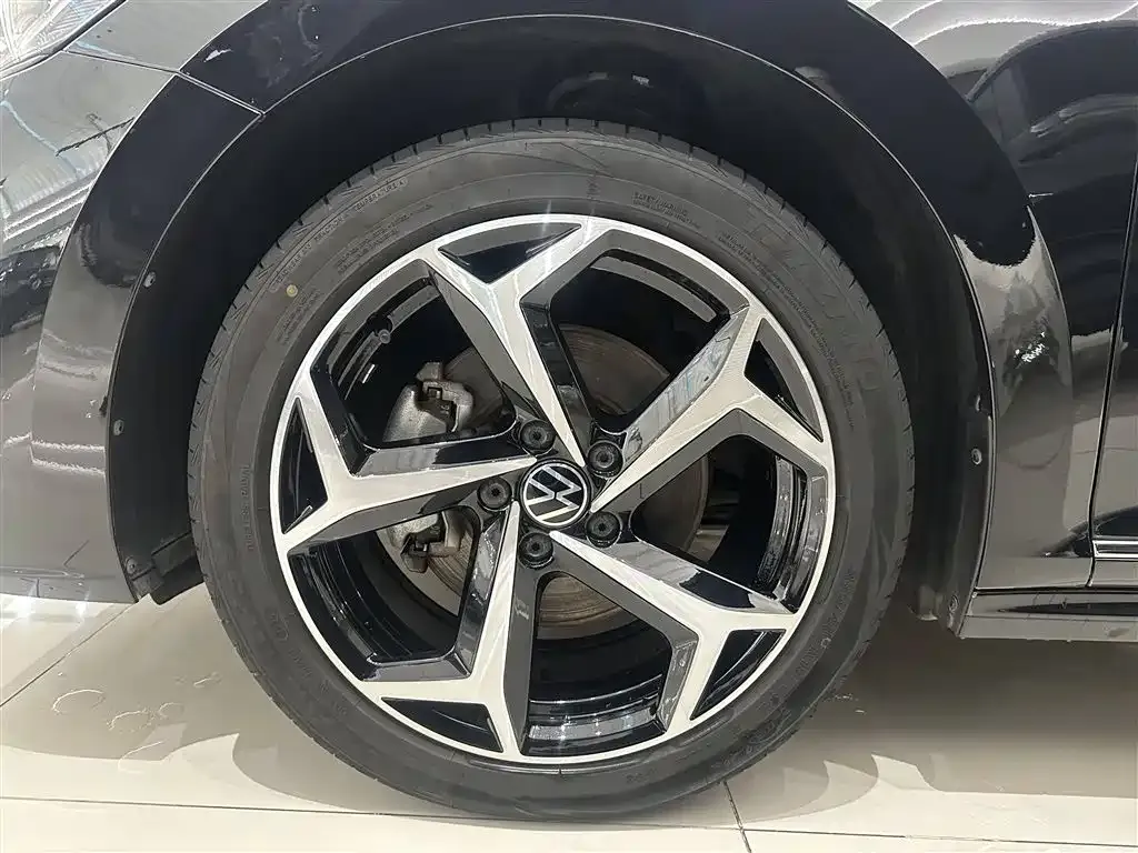 Volkswagen Passat — фото 7