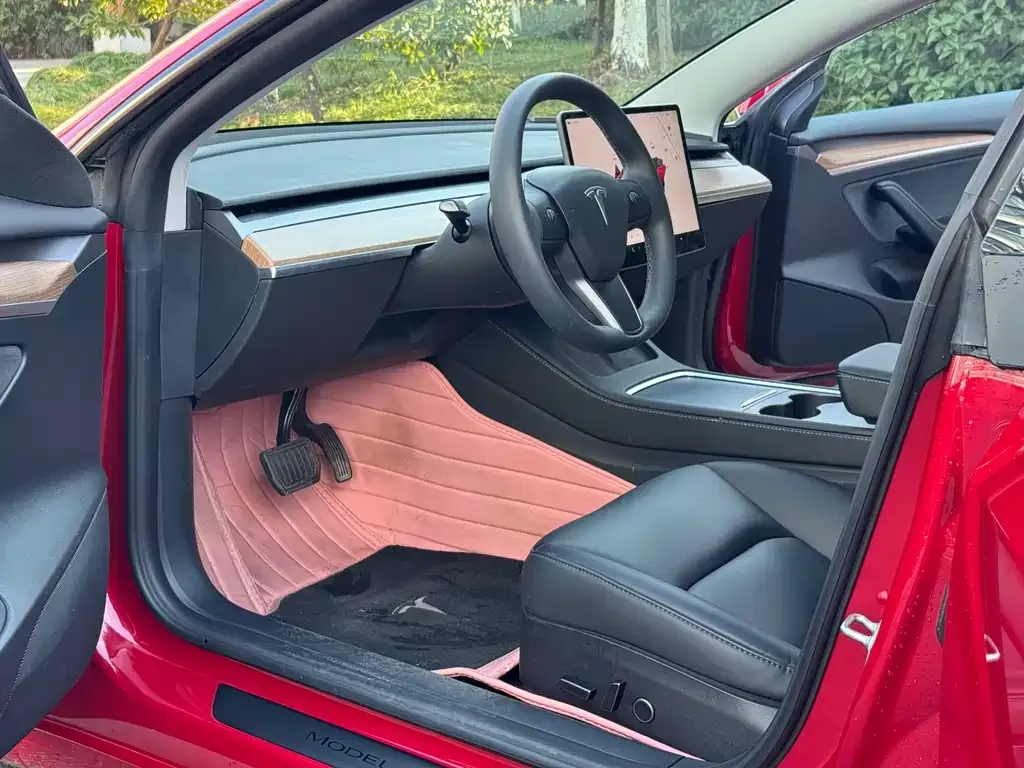 Tesla Model 3 — фото 5