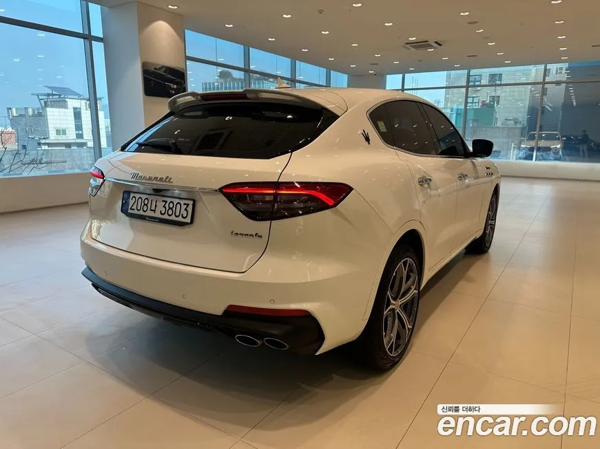 Maserati Levante 2023 из KR, фото 3