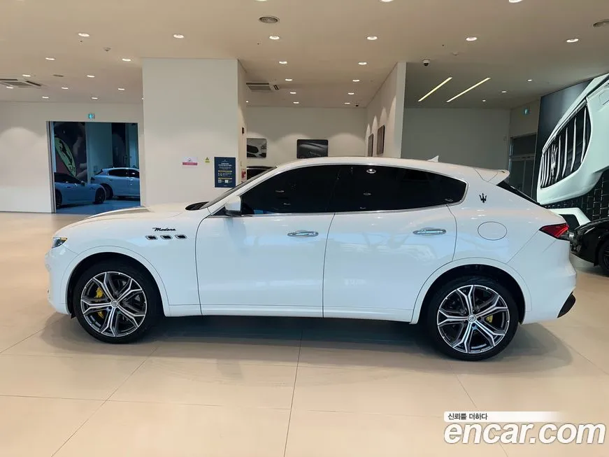 Maserati Levante 2023 из KR, фото 4