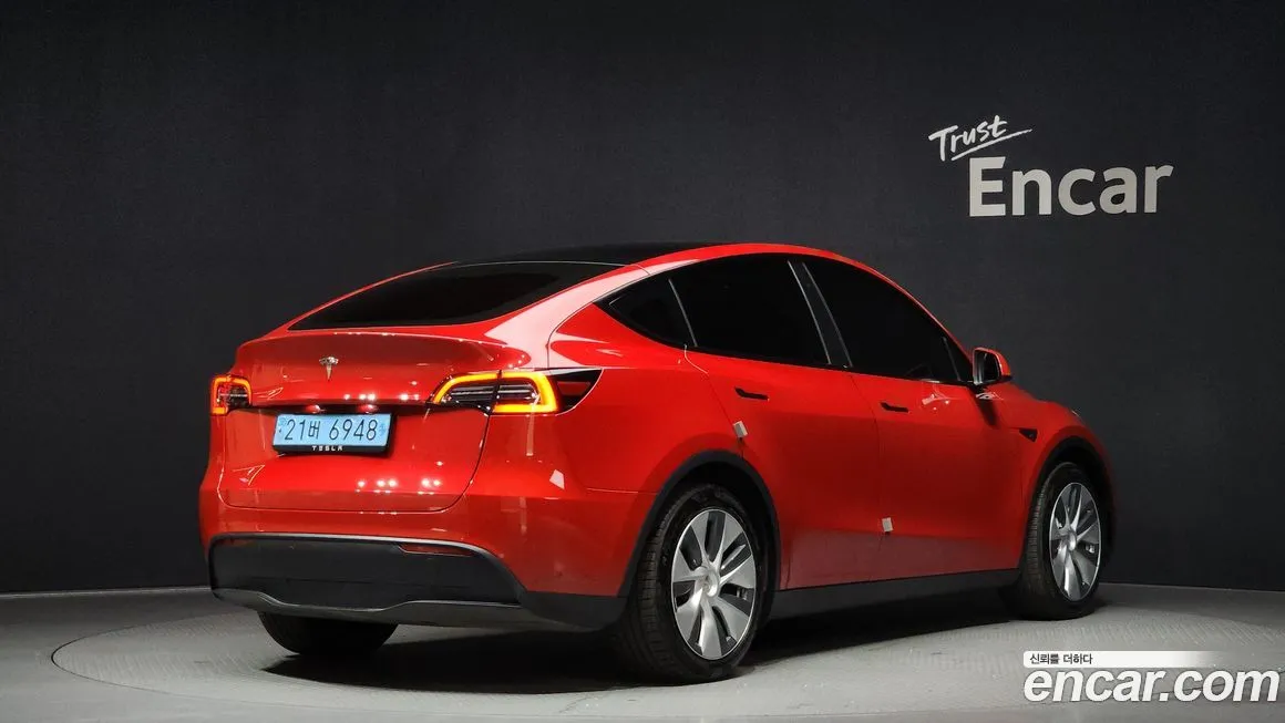 Tesla Model Y — фото 2