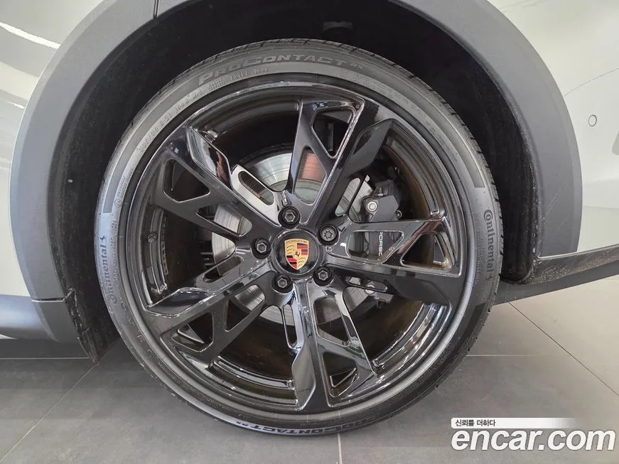 Porsche Taycan 2025 из KR, фото 8