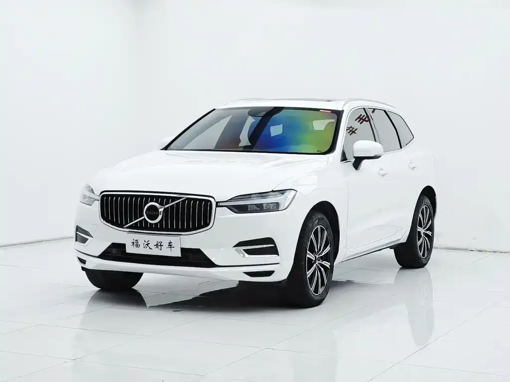 Volvo XC60 — фото 1