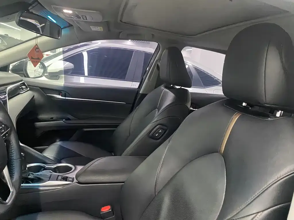 Toyota Camry 2021 из CN, фото 7