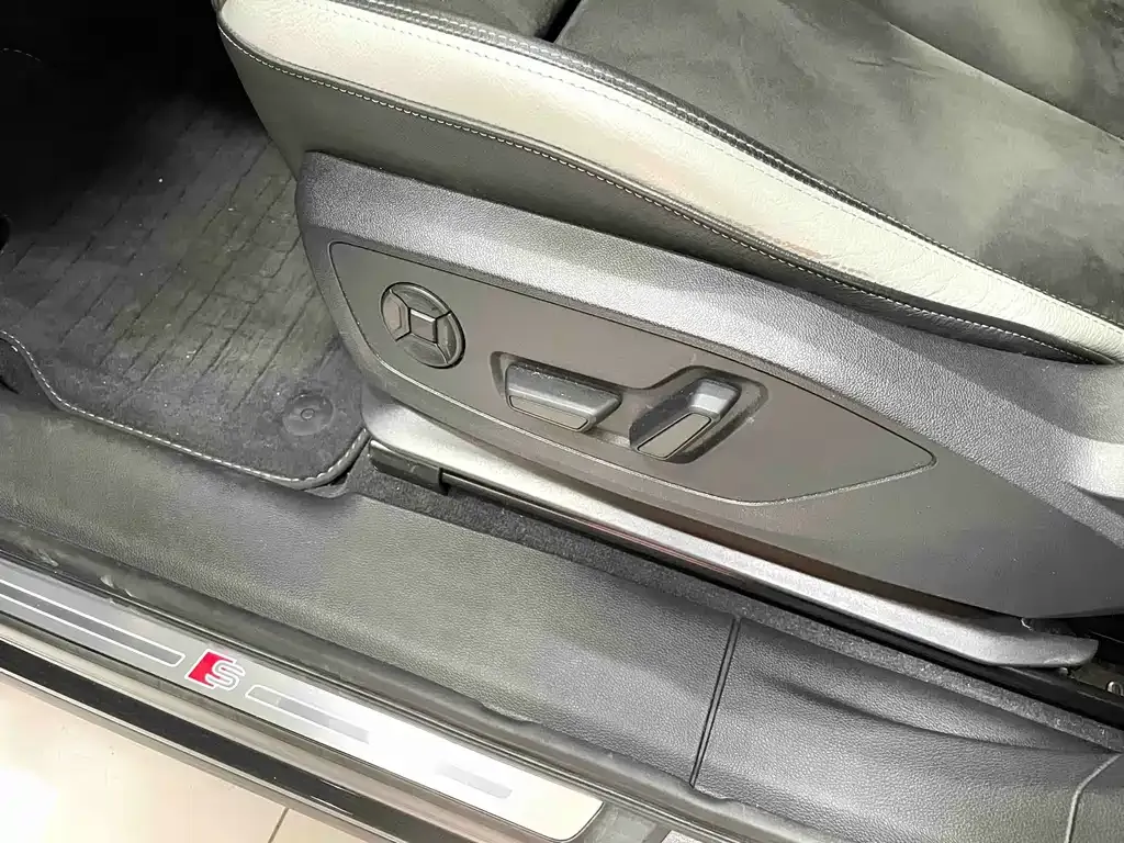 Audi Q3 2021 из CN, фото 9