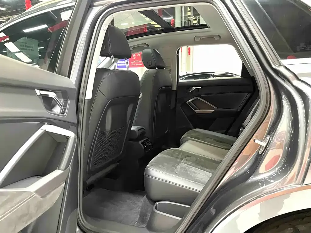 Audi Q3 2021 из CN, фото 5