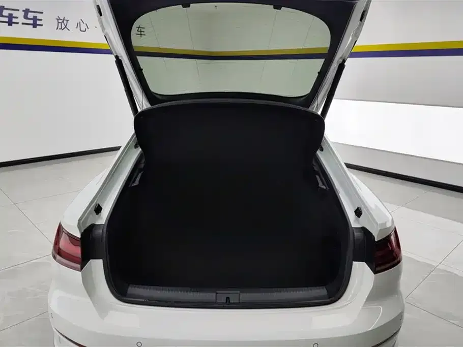 Volkswagen CC 2024 из CN, фото 5