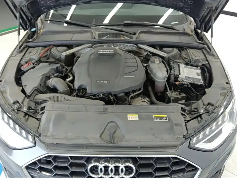 Audi A4L 2021 из CN, фото 3