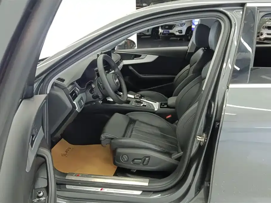 Audi A4L 2021 из CN, фото 9