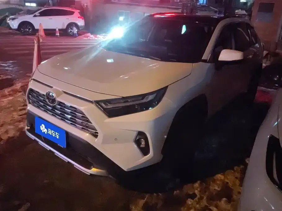 Toyota RAV4 2024 из CN, фото 1