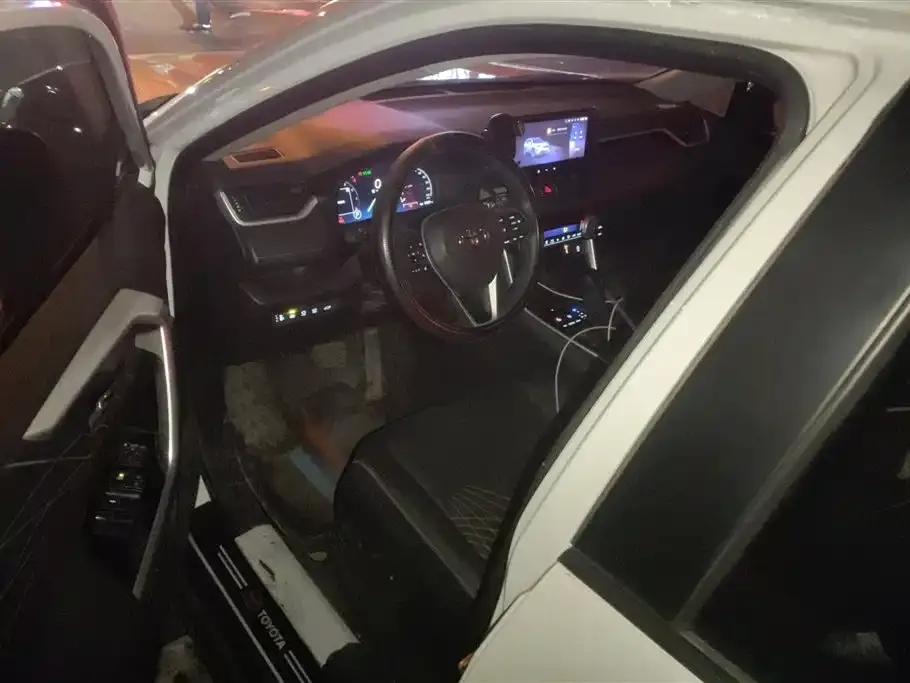 Toyota RAV4 2024 из CN, фото 9